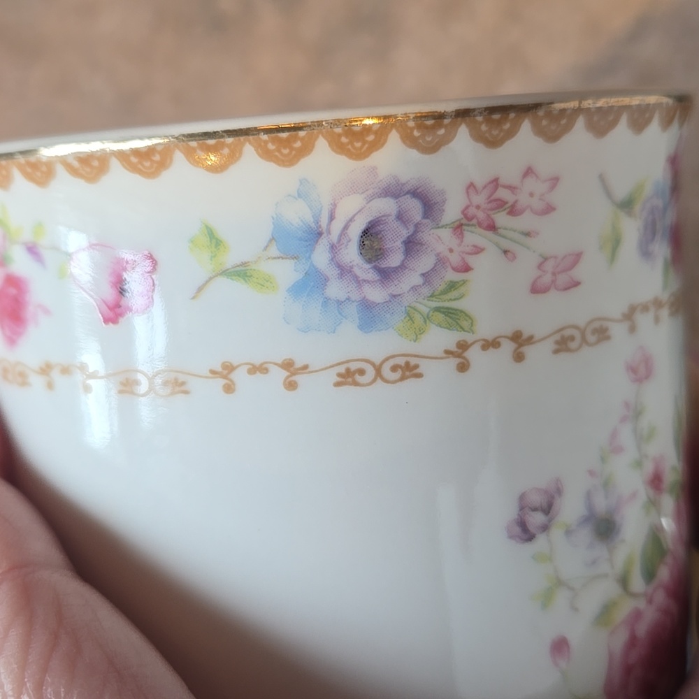 Grace Teaware Set of Two Elegant Fine Porcelain Floral Mugs - Picture 9 of 9